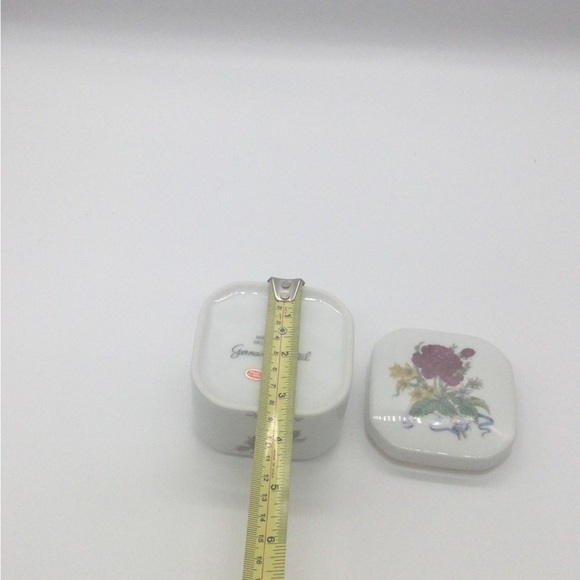 Vintage floral rose porcelain vanity jar trinket box Japan Bulgarian powder - Picture 10 of 11